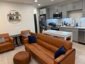 1355 Bryant St NE, Unit 4 in Washington, DC - Building Photo - Building Photo