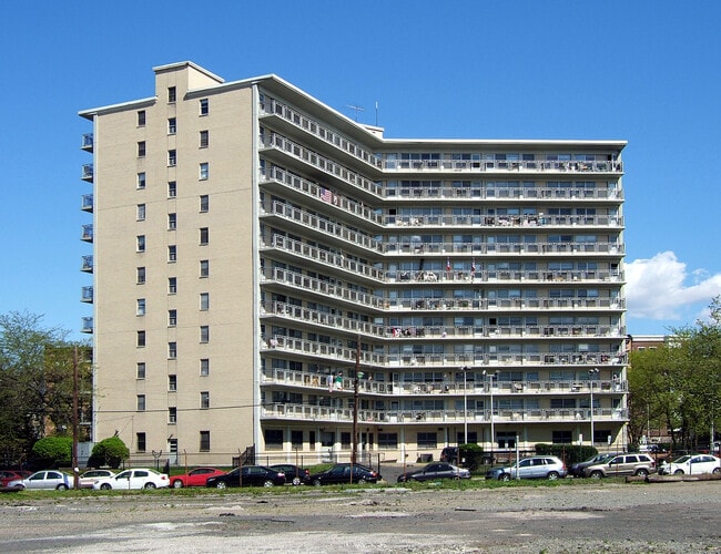 Fox Hill Gardens in Hoboken, NJ - Foto de edificio - Building Photo