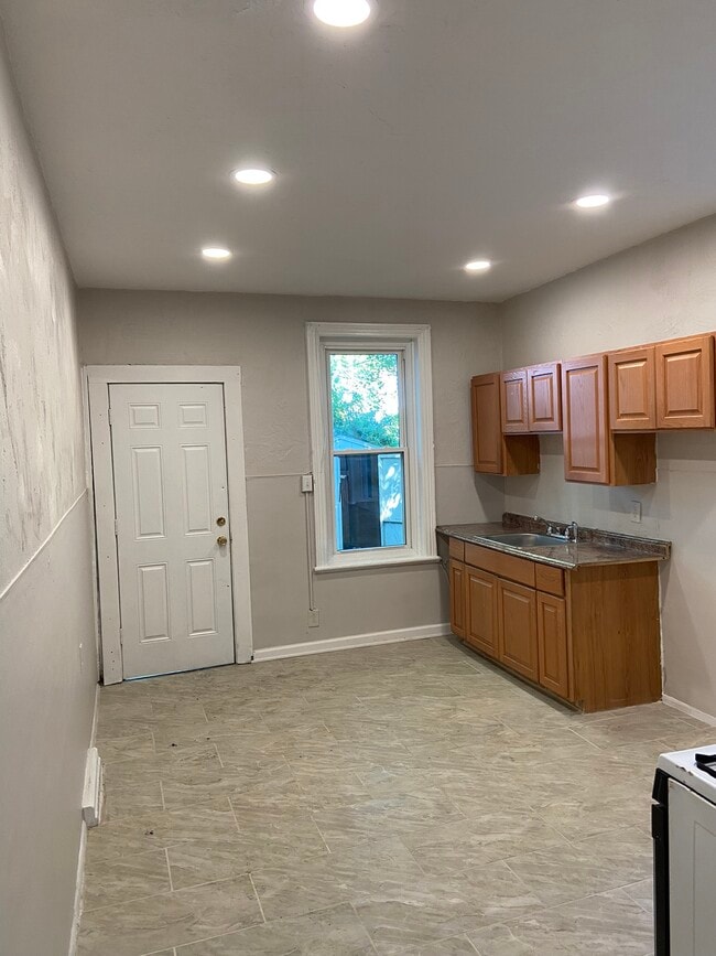 property at 412 Lamberton St