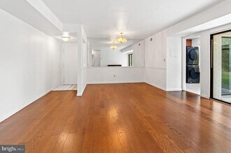 5482 Cedar Ln in Columbia, MD - Building Photo - Building Photo