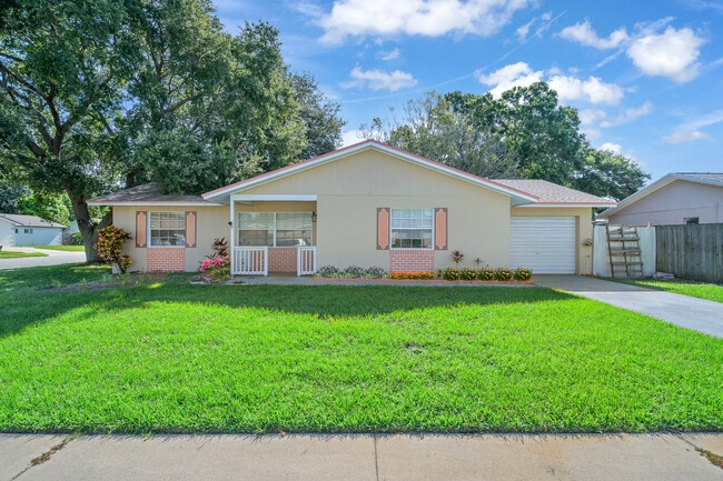 property at 2147 Sandalwood Dr