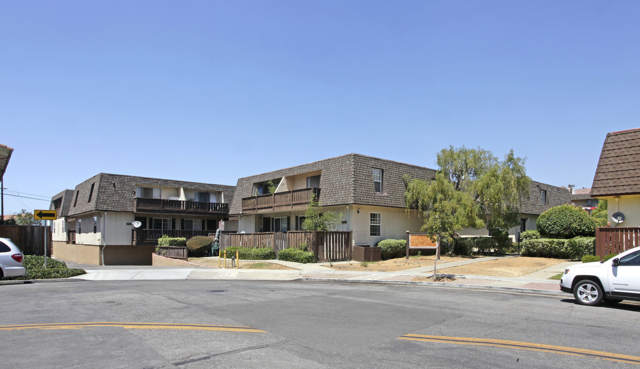 Ayala Terrace Apartments in Sunnyvale, CA - Foto de edificio