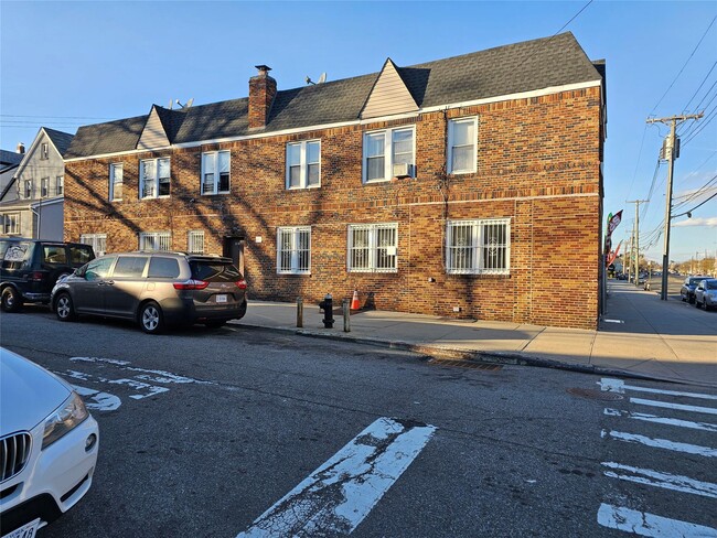 111-22 Springfield Blvd in Queens, NY - Building Photo - Building Photo