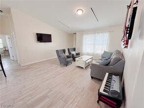 1111 NW 19th Terrace in Cape Coral, FL - Building Photo - Building Photo