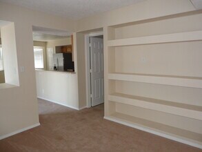 6801 Augusta Hills Dr NE in Rio Rancho, NM - Building Photo - Building Photo
