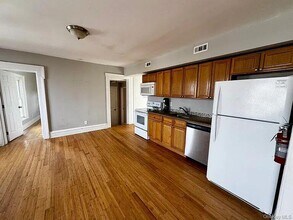 9 S Clinton St in Poughkeepsie, NY - Foto de edificio - Building Photo