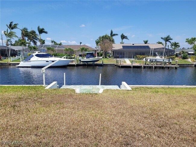 1923 Savona Pkwy in Cape Coral, FL - Foto de edificio - Building Photo