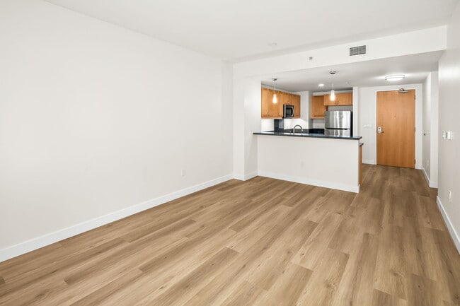 1150 J St, Unit 612 in San Diego, CA - Building Photo - Building Photo