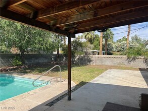 2618 Burton Ave in Las Vegas, NV - Building Photo - Building Photo