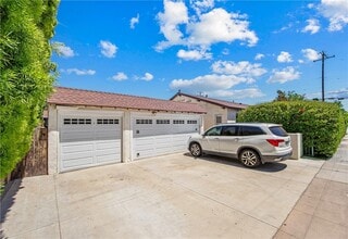 703 E Walnut Ave in Orange, CA - Building Photo - Building Photo