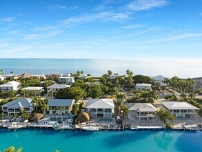 232 W Seaview Dr in Duck Key, FL - Building Photo - Building Photo