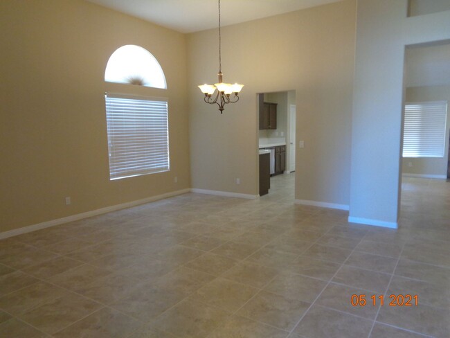 42225 Grandeur Way in Lancaster, CA - Building Photo - Building Photo