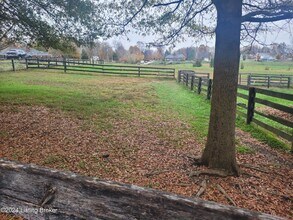 17570 Aiken Rd in Louisville, KY - Building Photo - Building Photo