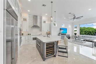 6791 NW 117th Ave in Parkland, FL - Foto de edificio - Building Photo