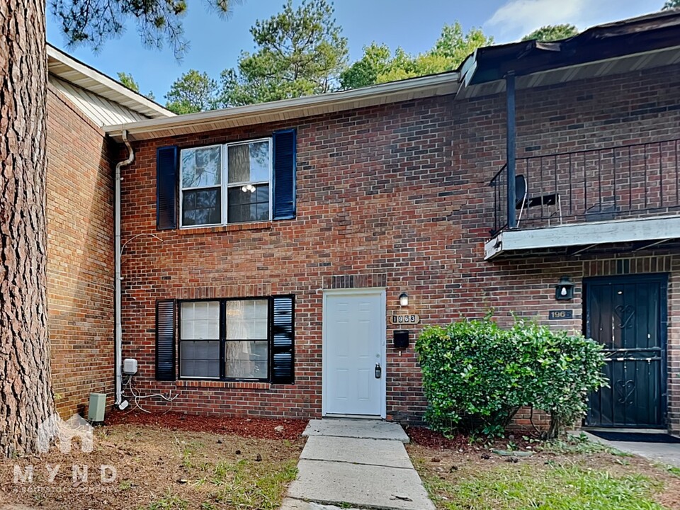 1963 Whitehall Forest Ct SE in Atlanta, GA - Building Photo