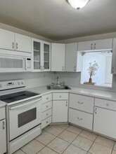 7601 Byron Ave, Unit 3c in Miami, FL - Building Photo - Building Photo