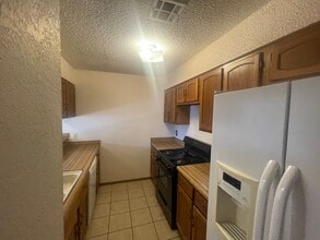 651 E 142nd St in Glenpool, OK - Building Photo - Building Photo