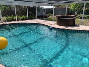 436 Poincianna Dr in Sarasota, FL - Building Photo - Building Photo