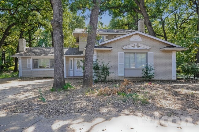 property at 2606 Olympia Ct