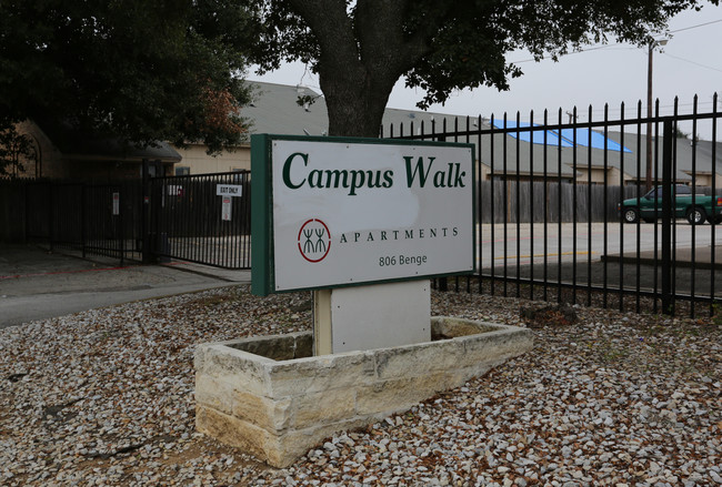 Campus Walk Apartments in Arlington, TX - Foto de edificio - Building Photo