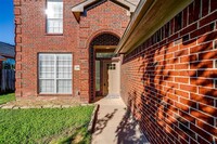 6948 Lomo Alto Dr in Fort Worth, TX - Foto de edificio - Building Photo