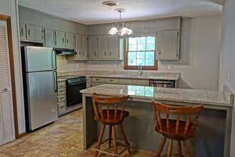 4713 Wheaton Ln NW in Huntsville, AL - Building Photo - Building Photo