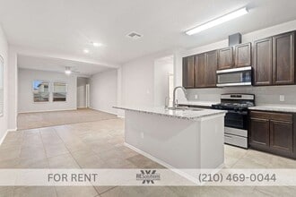 5526 Daniel Wy in Saint Hedwig, TX - Building Photo - Building Photo