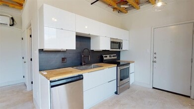 305 W 27th St, Unit 224 in Bryan, TX - Building Photo - Building Photo