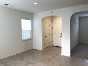 307 W Tuscan Ln in Mountain House, CA - Building Photo - Building Photo