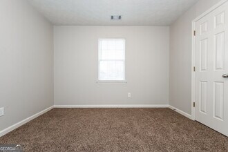 121 Fern Ct in Hampton, GA - Building Photo - Building Photo