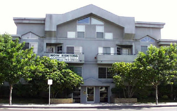 Burbank Apartments in Encino, CA - Building Photo - Building Photo