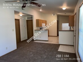 823 NE Arter Ave in Topeka, KS - Building Photo - Building Photo