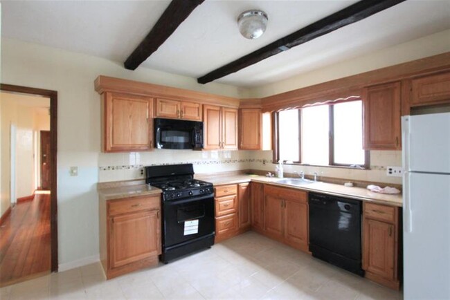 25 Belknap St, Unit 1