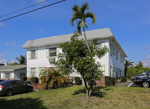 Oak Crest Apartments in Fort Lauderdale, FL - Foto de edificio - Building Photo