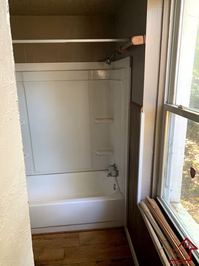 2110 Brown Ave in Knoxville, TN - Building Photo - Building Photo