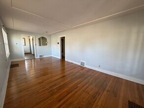 136 E Woodside St in South Bend, IN - Building Photo - Building Photo