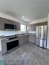 165 NW 39th St in Miami, FL - Building Photo - Building Photo
