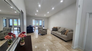 2111 NW 12th St in Delray Beach, FL - Building Photo - Building Photo