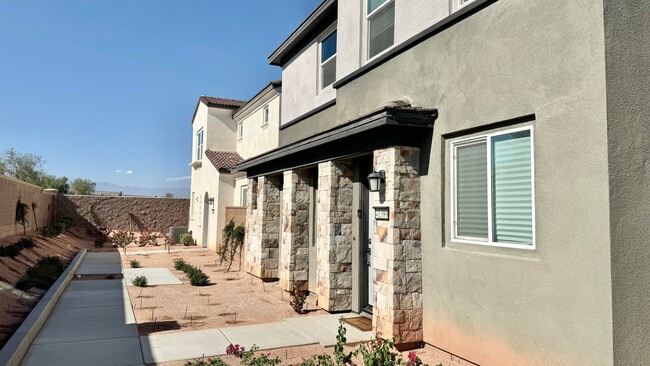 41389 Penn Dr in Palm Desert, CA - Building Photo - Building Photo