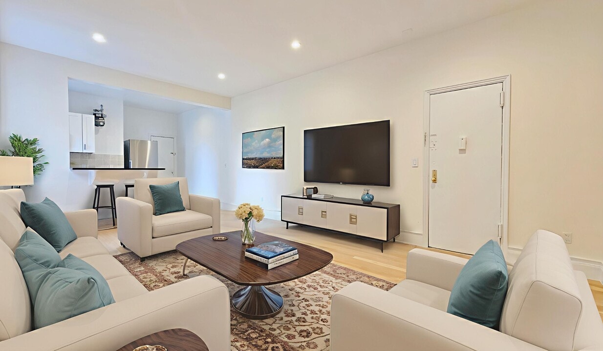 250 Fort Washington Ave in New York, NY - Building Photo