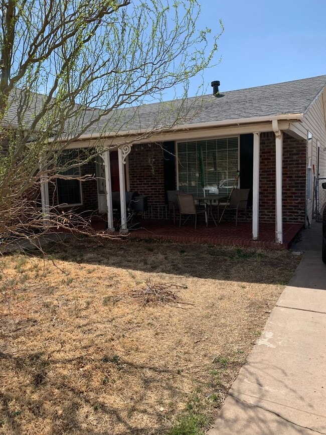 1204 Gidding St in Clovis, NM - Building Photo - Building Photo