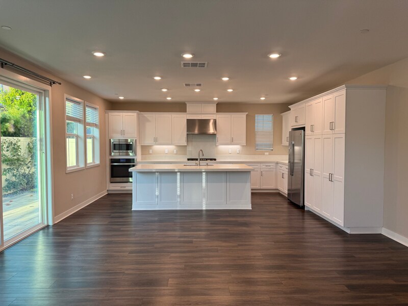 6659 Encelia Pl in Carlsbad, CA - Building Photo