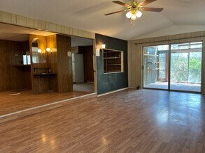 204 Harmons Way in San Marcos, TX - Building Photo - Building Photo