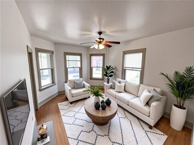 228 Pleasant St in Providence, RI - Foto de edificio - Building Photo