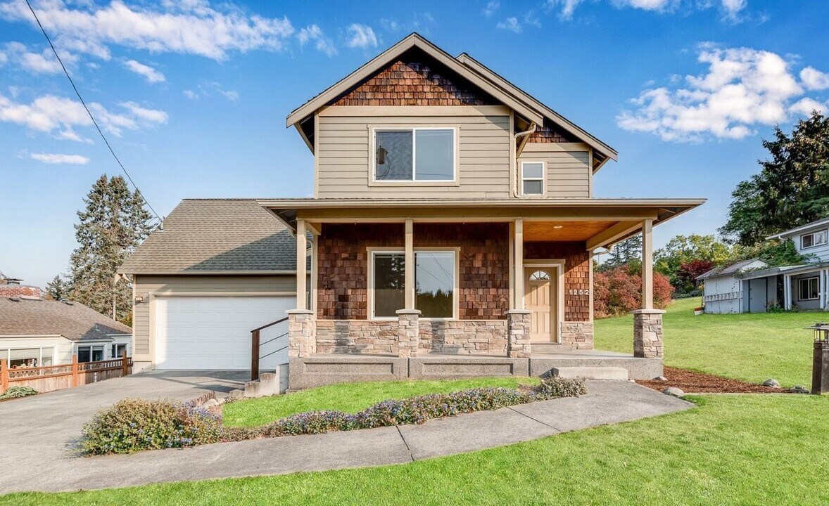 1252 Undine St in Bellingham, WA - Building Photo