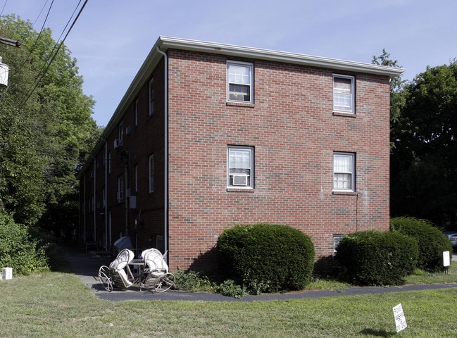 30-32 Chestnut St in Franklin, MA - Foto de edificio - Building Photo