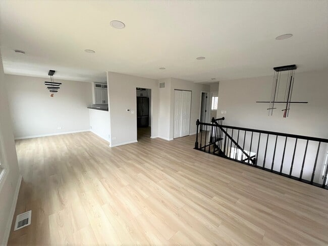 1842 Nautilus Ln in Hanover Park, IL - Foto de edificio - Building Photo