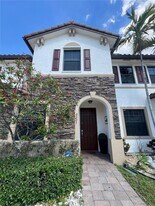 8925 W 35th Ct in Hialeah, FL - Building Photo