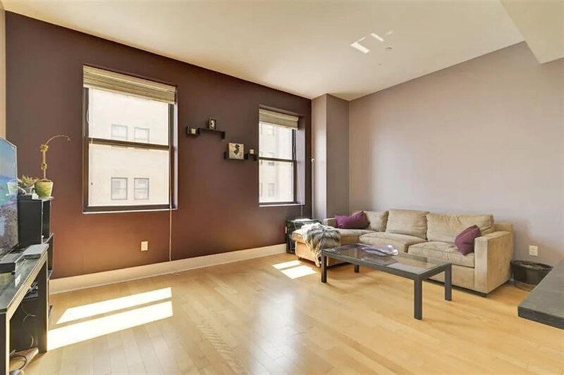 4 Beacon Way in Jersey City, NJ - Building Photo