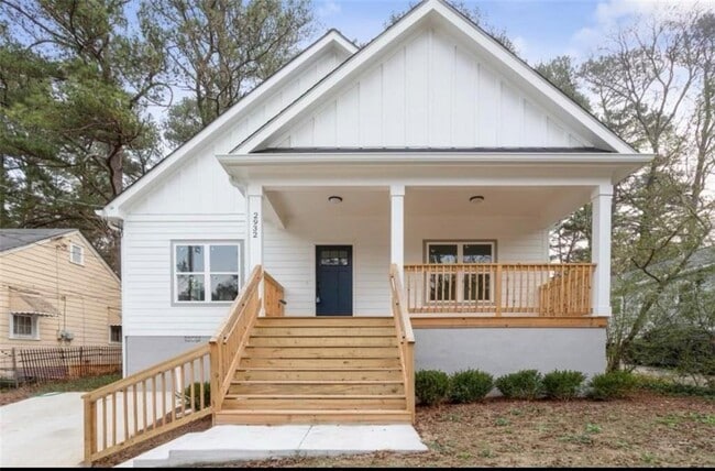 property at 2932 Palm Dr